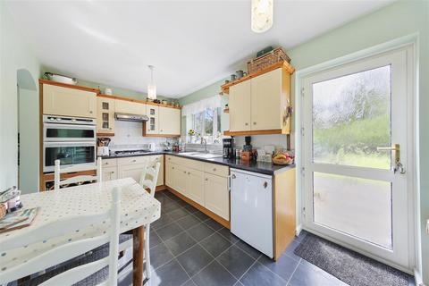 4 bedroom detached house for sale, Oakfield Avenue, Chesterfield