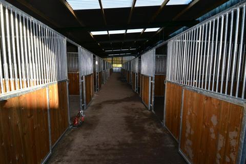 Equestrian property to rent, Drive Barn, Helshaw Grange
