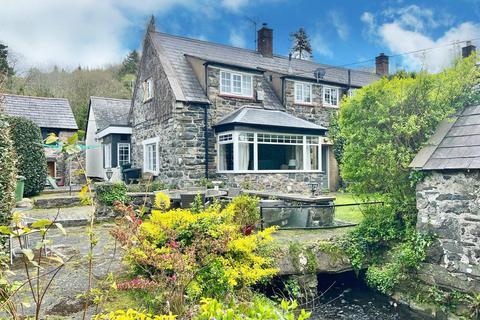 4 bedroom semi-detached house for sale, Maenan