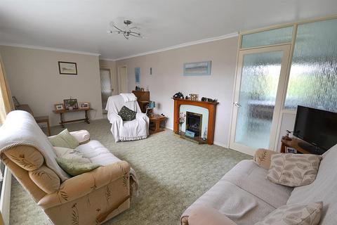 3 bedroom semi-detached bungalow for sale, St. Lawrence Boulevard, Radcliffe-On-Trent, Nottingham