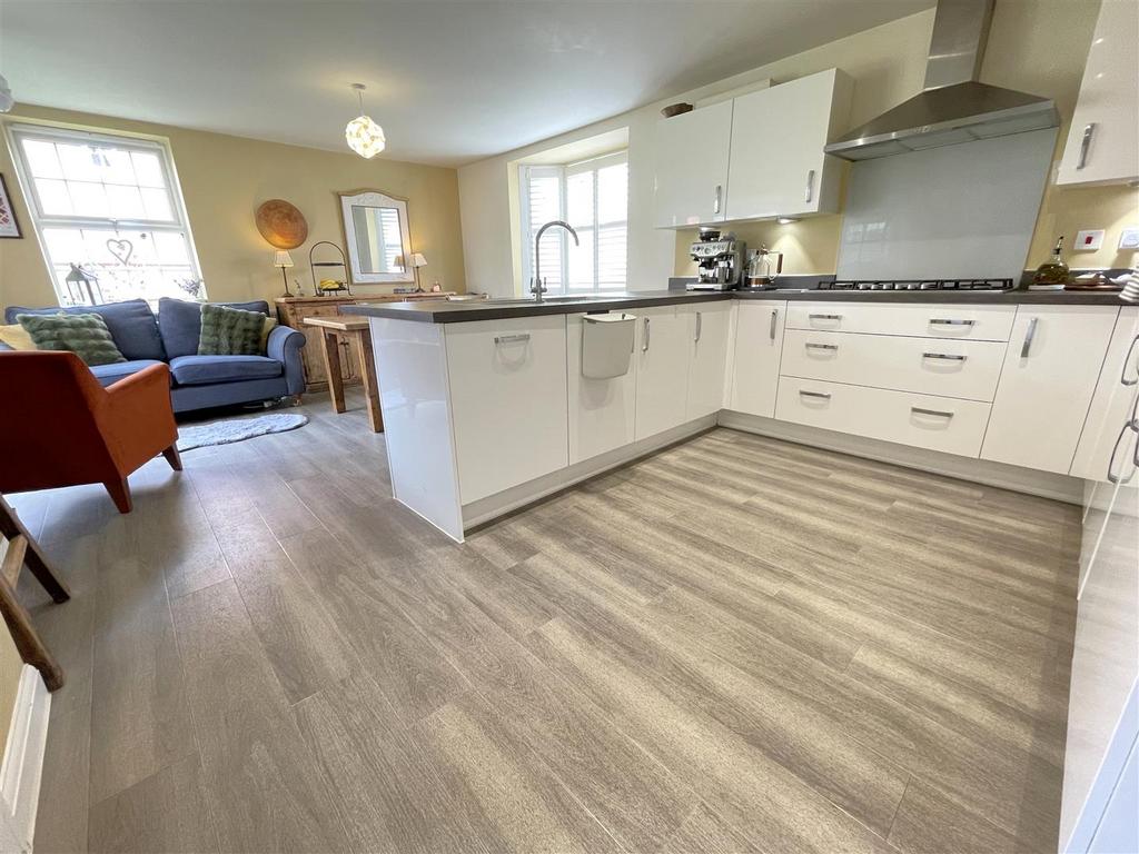Living dining kitchen