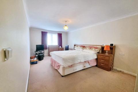 undefined, Pool Close, Spalding