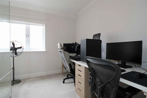 2 bedroom apartment for sale, Bread And Meat Close, Warwick