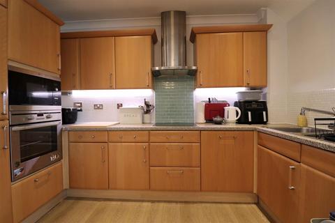 2 bedroom apartment for sale, Bread And Meat Close, Warwick