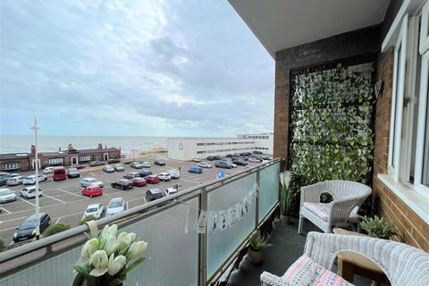 2 bedroom property to rent, Marina, Bexhill-On-Sea TN40