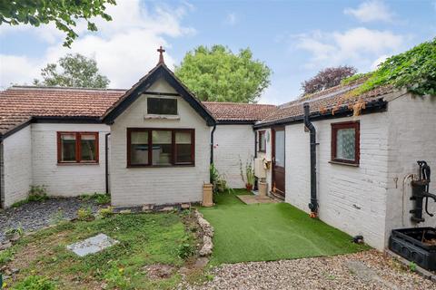 1 bedroom semi-detached bungalow for sale, Rushams Road, Horsham