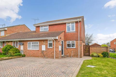 4 bedroom end of terrace house for sale, Miles Close, Ford