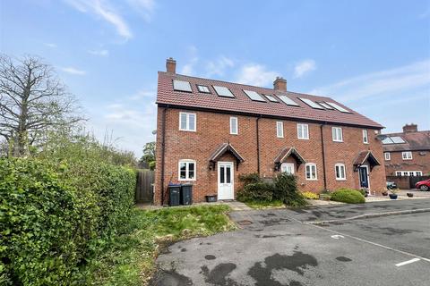3 bedroom end of terrace house to rent, Old Forge Close, Warminster BA12