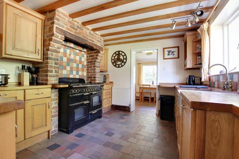 Hollybush Farm Lymington Road, Brockenhurst, SO42 7UF
