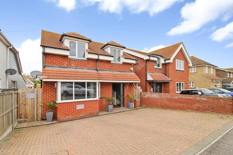 3 bedroom detached house for sale, Gainsborough Drive, HERNE BAY, CT6