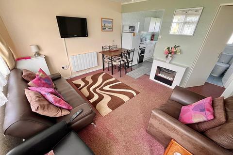 2 bedroom chalet for sale, California Road, California, Great Yarmouth