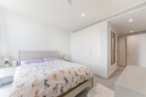 2 bedroom penthouse to rent, Eastfields Avenue, SW18