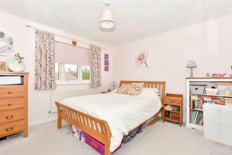 3 bedroom detached house for sale, Peacock Close, Chichester, West Sussex