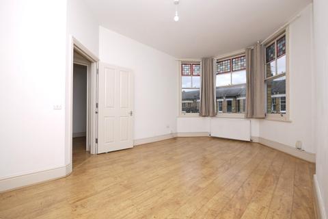 2 bedroom apartment to rent, Thistlewaite Road, London, E5