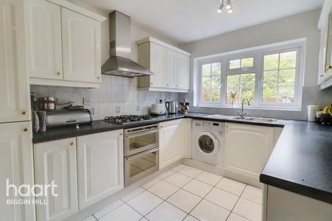 10 Arthur Road, Biggin Hill, Westerham, TN16 3DD