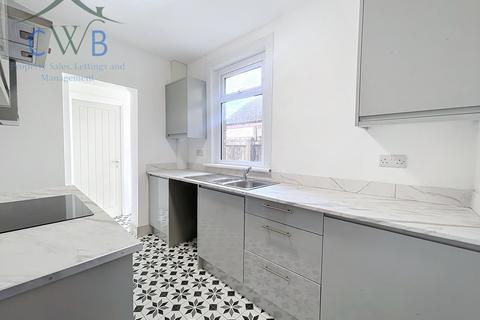 3 bedroom terraced house for sale, Queens Road, ME6