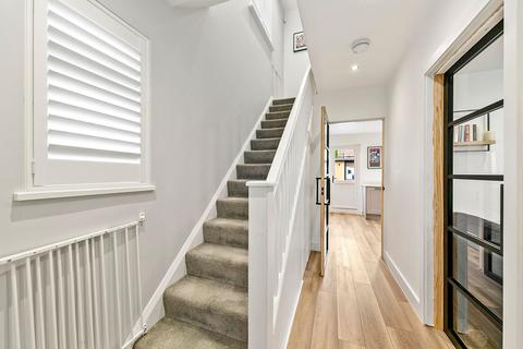 3 bedroom end of terrace house for sale, Buckingham Road, Richmond, TW10
