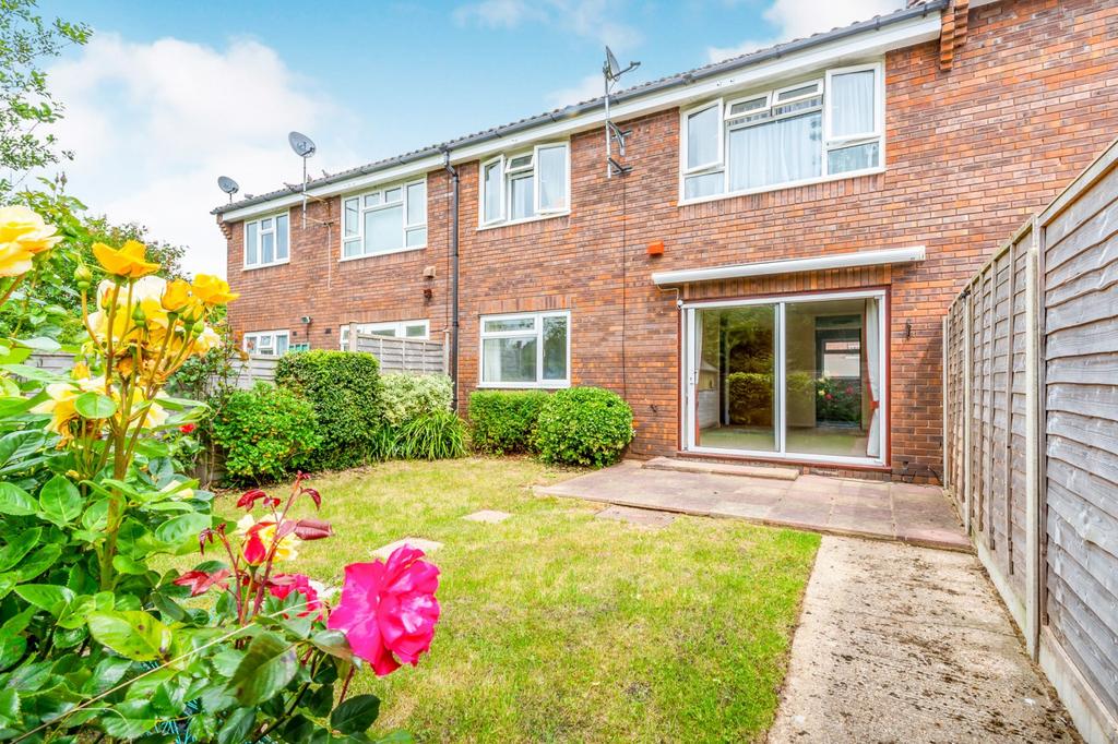Woodstock Close, Horsham 1 bed flat to rent £1,000 pcm (£231 pw)