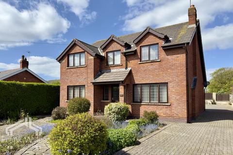 4 bedroom detached house for sale, Lytham Road, Warton