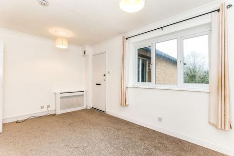 Studio to rent, Faygate Way, Lower Earley