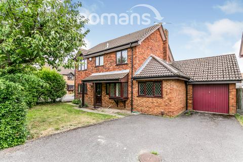 4 bedroom detached house to rent, Strand Way, Lower Earley