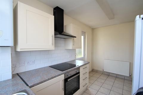 2 bedroom detached house to rent, Place Road, Cowes