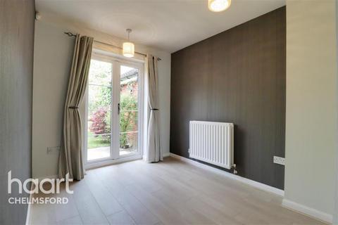 3 bedroom semi-detached house to rent, Tapley Road, Chelmsford