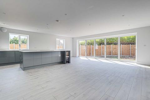 4 bedroom detached house for sale, Poors Lane, Benfleet, SS7