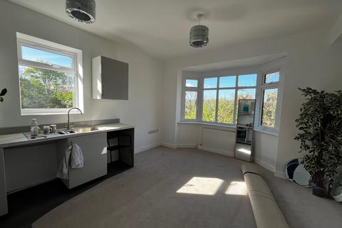 1 bedroom flat to rent, Portway, Bristol BS11