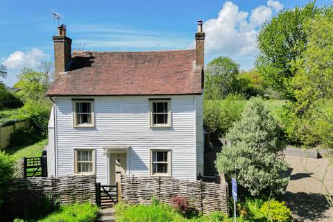 4 bedroom detached house for sale, No Onward Chain In Hurst Green