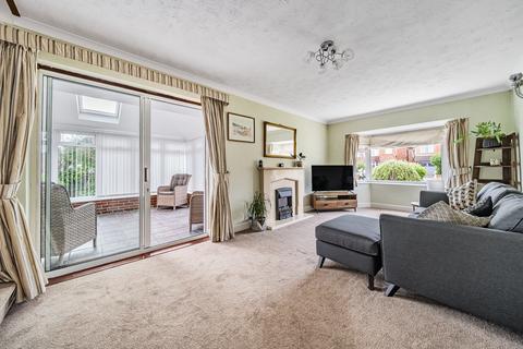 3 bedroom semi-detached house for sale, Acacia Avenue, Worthing BN13