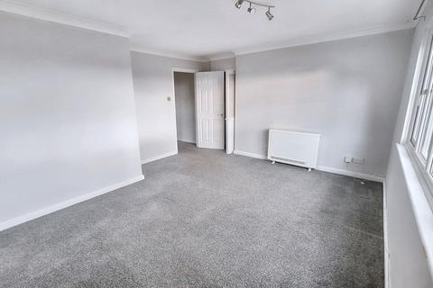 2 bedroom flat for sale, Drake Close, Stowmarket IP14