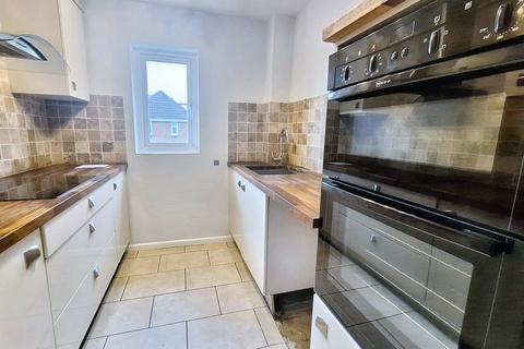 2 bedroom flat for sale, Drake Close, Stowmarket IP14