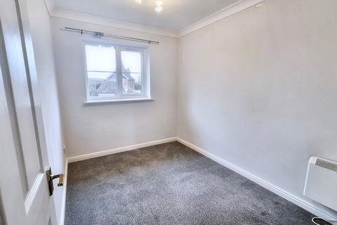 2 bedroom flat for sale, Drake Close, Stowmarket IP14