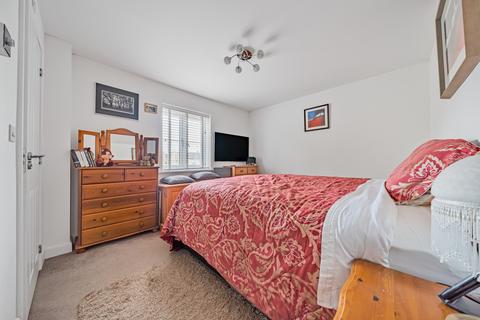 28 Empire Drive, Carterton, OX18 1BY