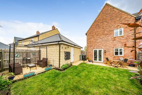 28 Empire Drive, Carterton, OX18 1BY