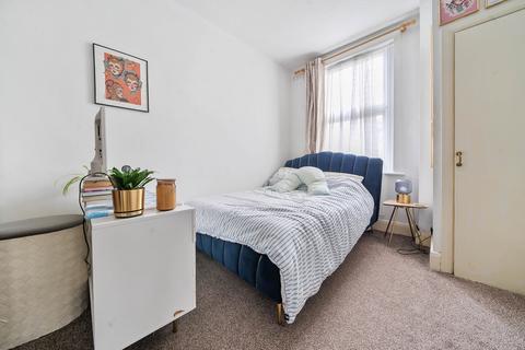 3 bedroom maisonette to rent, Duncombe Hill Forest Hill SE23