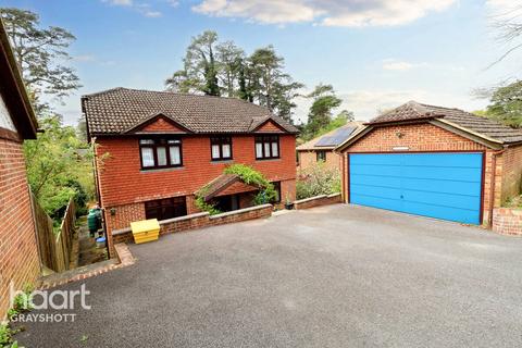 4 bedroom detached house for sale, Alma Road, Headley Down