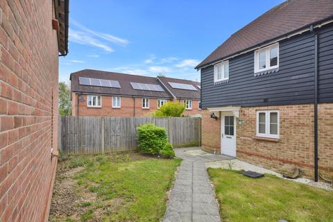 2 bedroom end of terrace house for sale, Perch Close, Ashford TN23