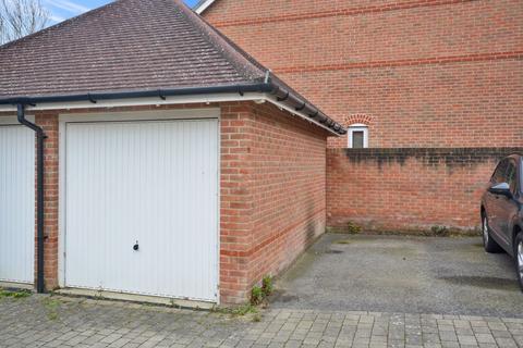 2 bedroom end of terrace house for sale, Perch Close, Ashford TN23