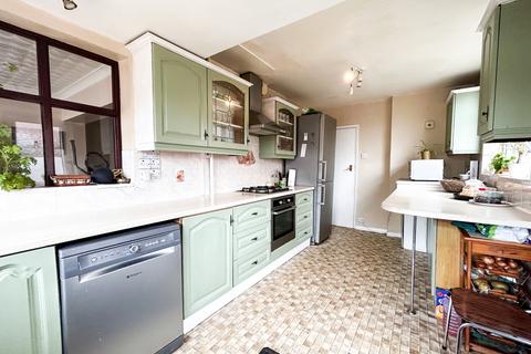 4 bedroom semi-detached house for sale, Ashby Road , DN16 1NR