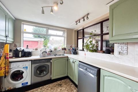 4 bedroom semi-detached house for sale, Ashby Road , DN16 1NR