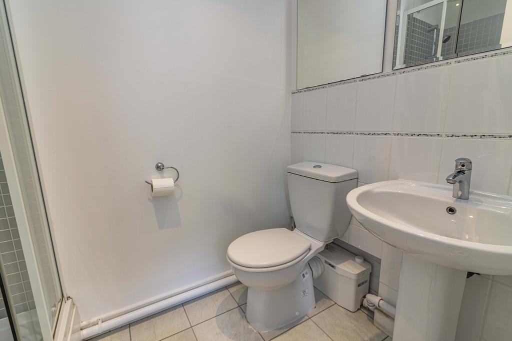 Annex Shower Room