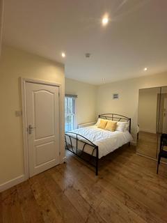 1 bedroom in a house share to rent, Old Redding, Harrow HA3
