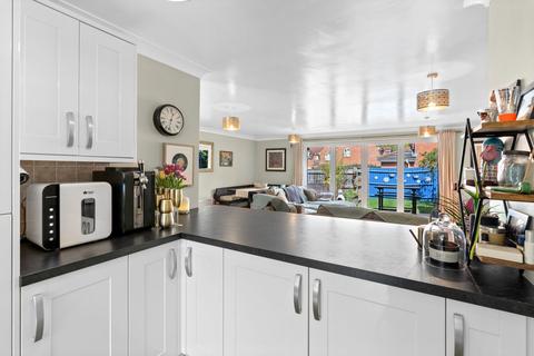 28 Weavers Field, Girton, Cambridge, CB3 0XB