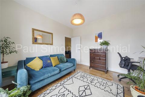 2 bedroom maisonette for sale, Cornwall Road, London, N15