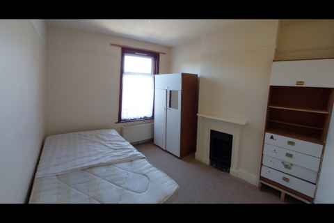 4 bedroom terraced house to rent, Masterman Road, London, E6