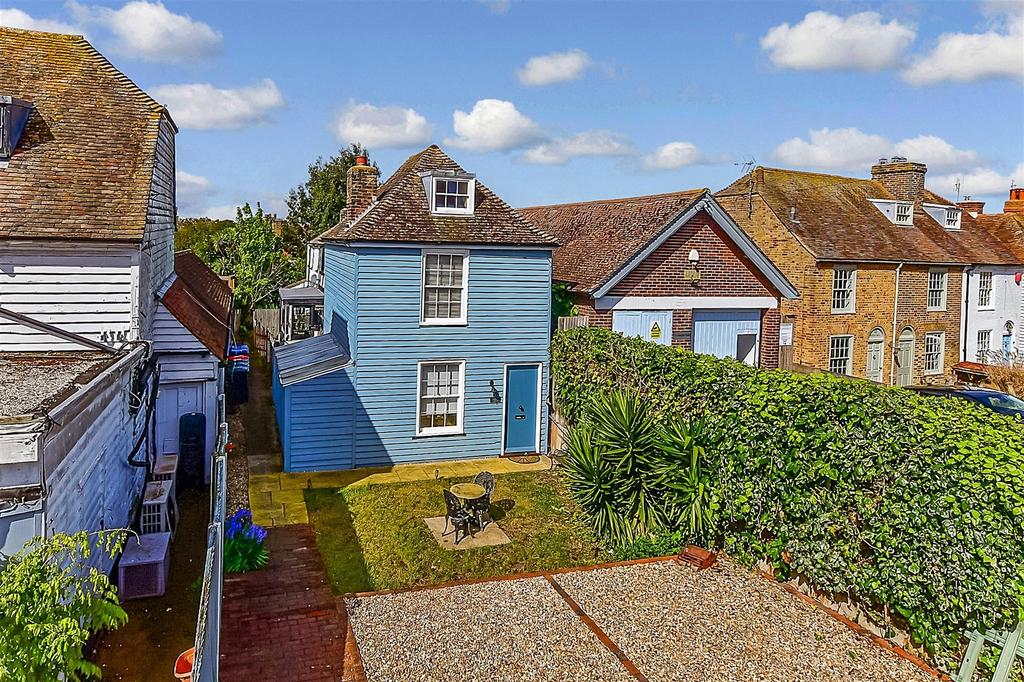 Middle Wall, Whitstable, Kent 2 bed detached house for sale £375,000