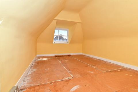 76 Middle Wall, Whitstable, CT5 1BN