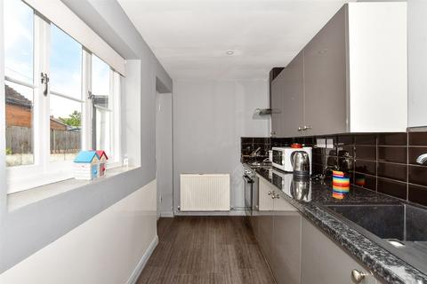 76 Middle Wall, Whitstable, CT5 1BN